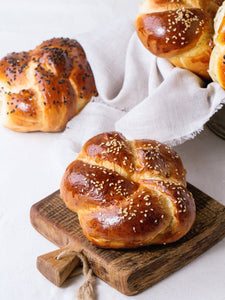 Challah Rolls that are sold in a Set of 6
